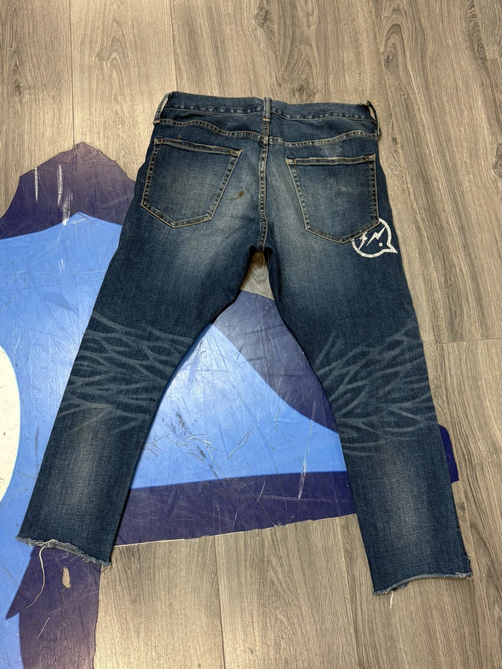 Men's fragment Dark Blue Washed Jeans with Back Pocket Graphic